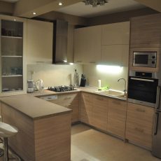 ΚΟΥΖΙΝΑΣ1 230x230 - Ανακαίνιση διαμερίσματος στις 40 Εκκλησιές